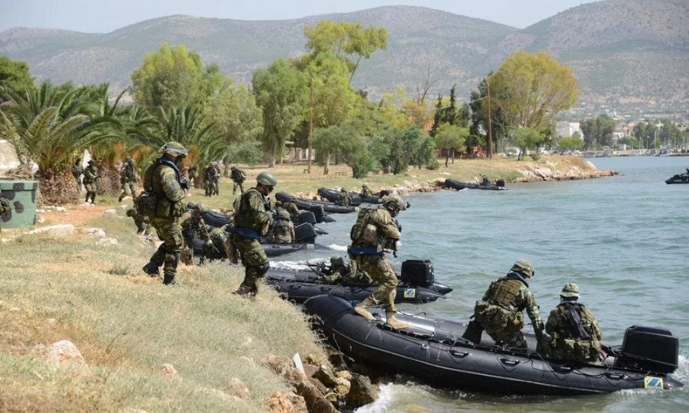 Οι Τούρκοι καταγράφουν κινήσεις Ελλήνων στρατιωτών στο Καστελόριζο